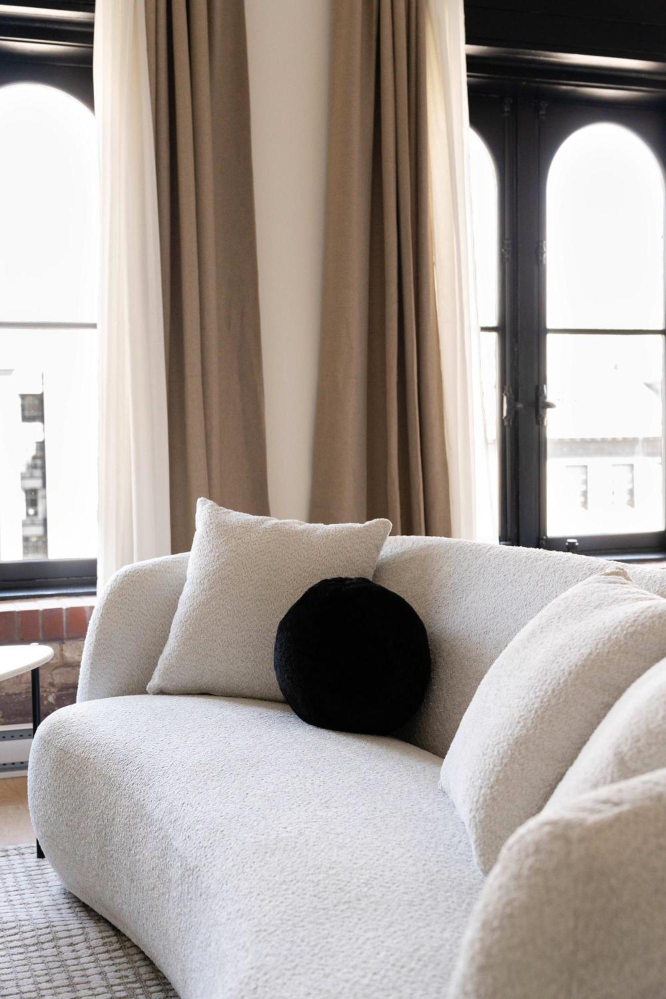 Maison Place Jacques-cartier By Luxury In Transit Apartment Montreal