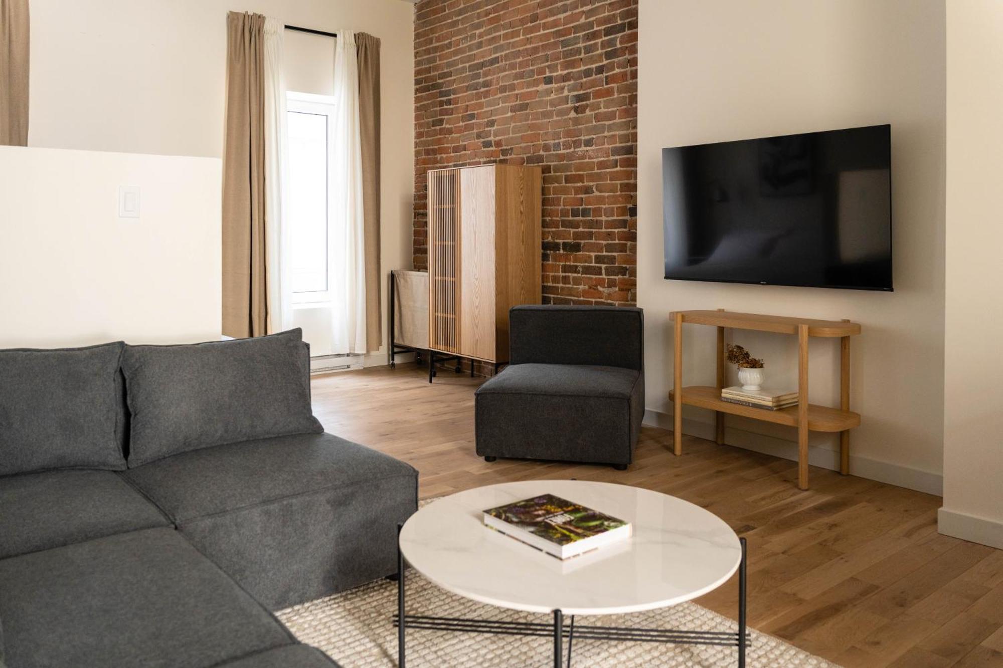 Apartment Maison Place Jacques-cartier By Luxury In Transit Montreal