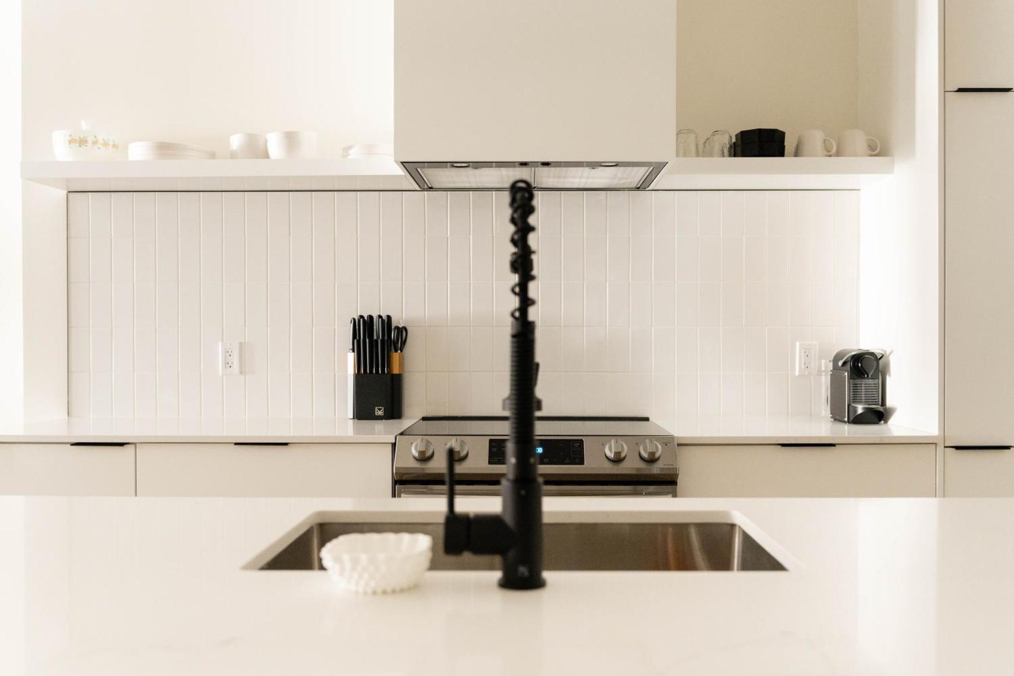 Apartment Maison Place Jacques-cartier By Luxury In Transit Montreal