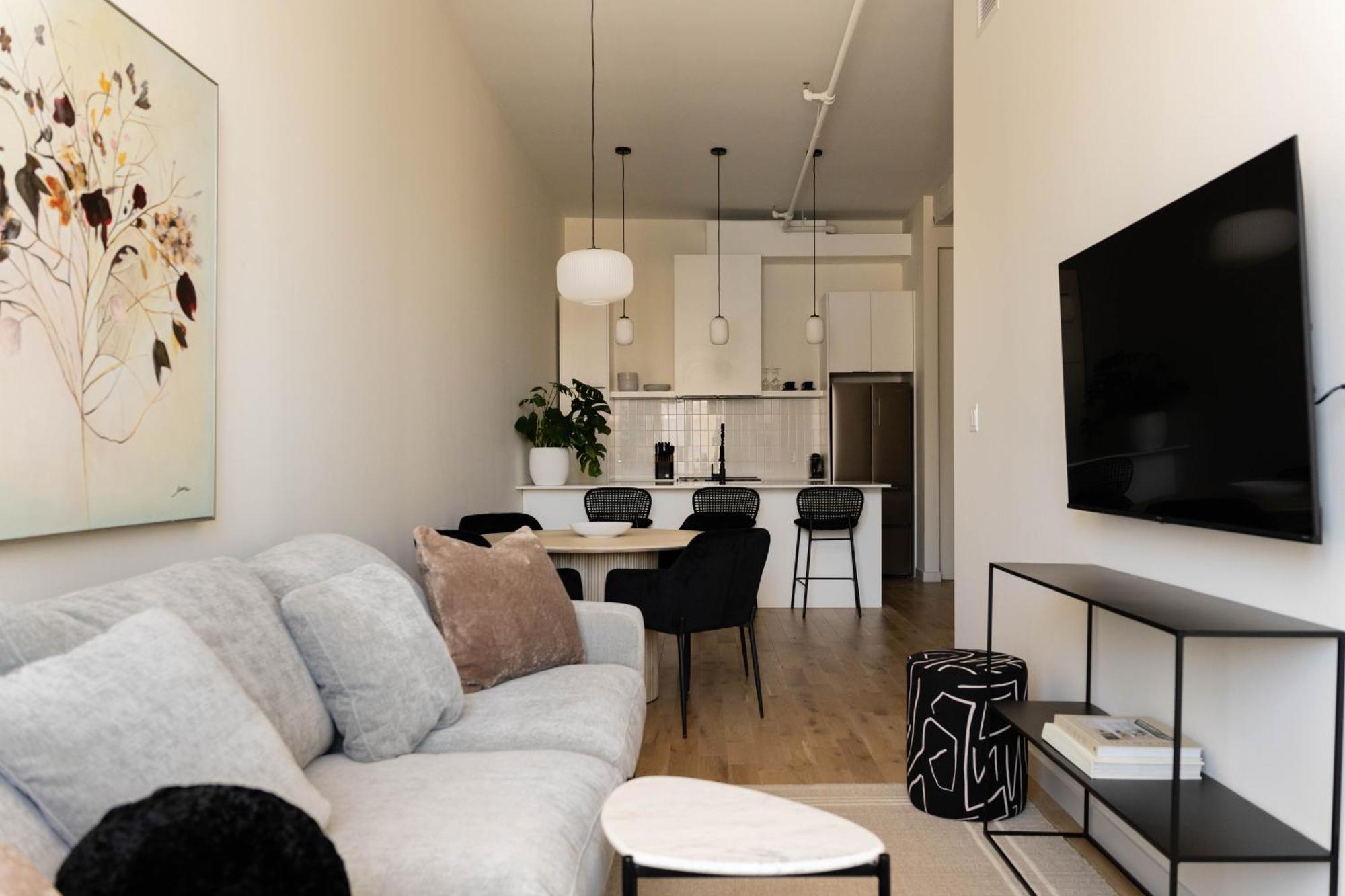 Maison Place Jacques-cartier By Luxury In Transit Montreal
